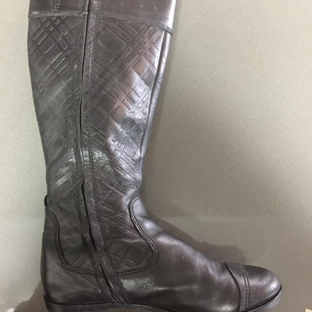 Burberry Riding Boots - Picture 7 of 7